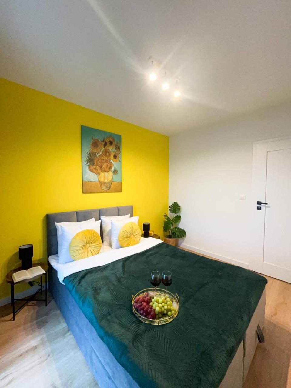 Lumina Luxury 3-Rooms Apartments With Parking 罗兹 外观 照片